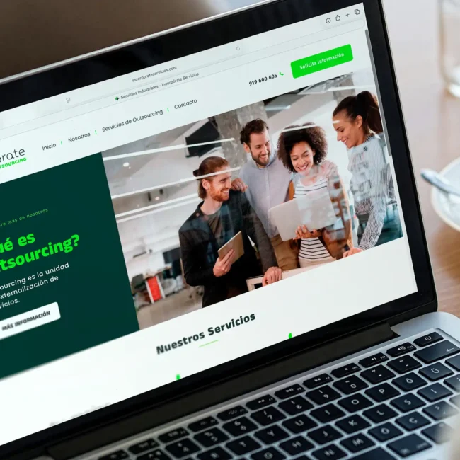 Página de inicio de la web de Incorpórate Servicios con la sección Qué es Outsourcing
