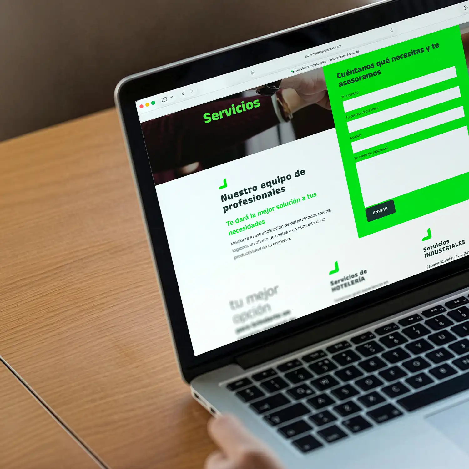 Página de Contacto de la web de Incorpórate Servicios con formulario de solicitud de información