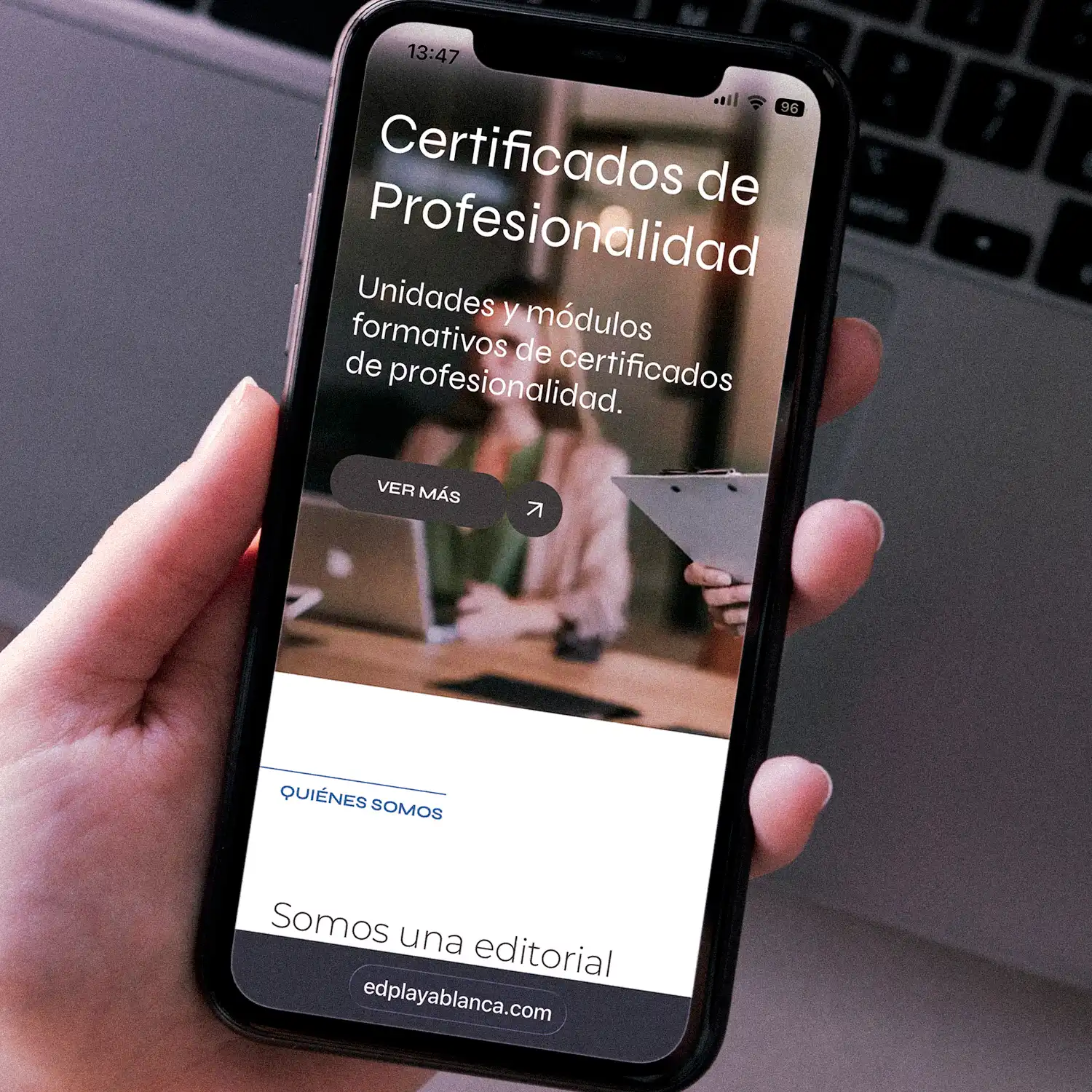 Diseño web responsive para editorial de certificados de profesionalidad, vista móvil Ediciones Playa Blanca