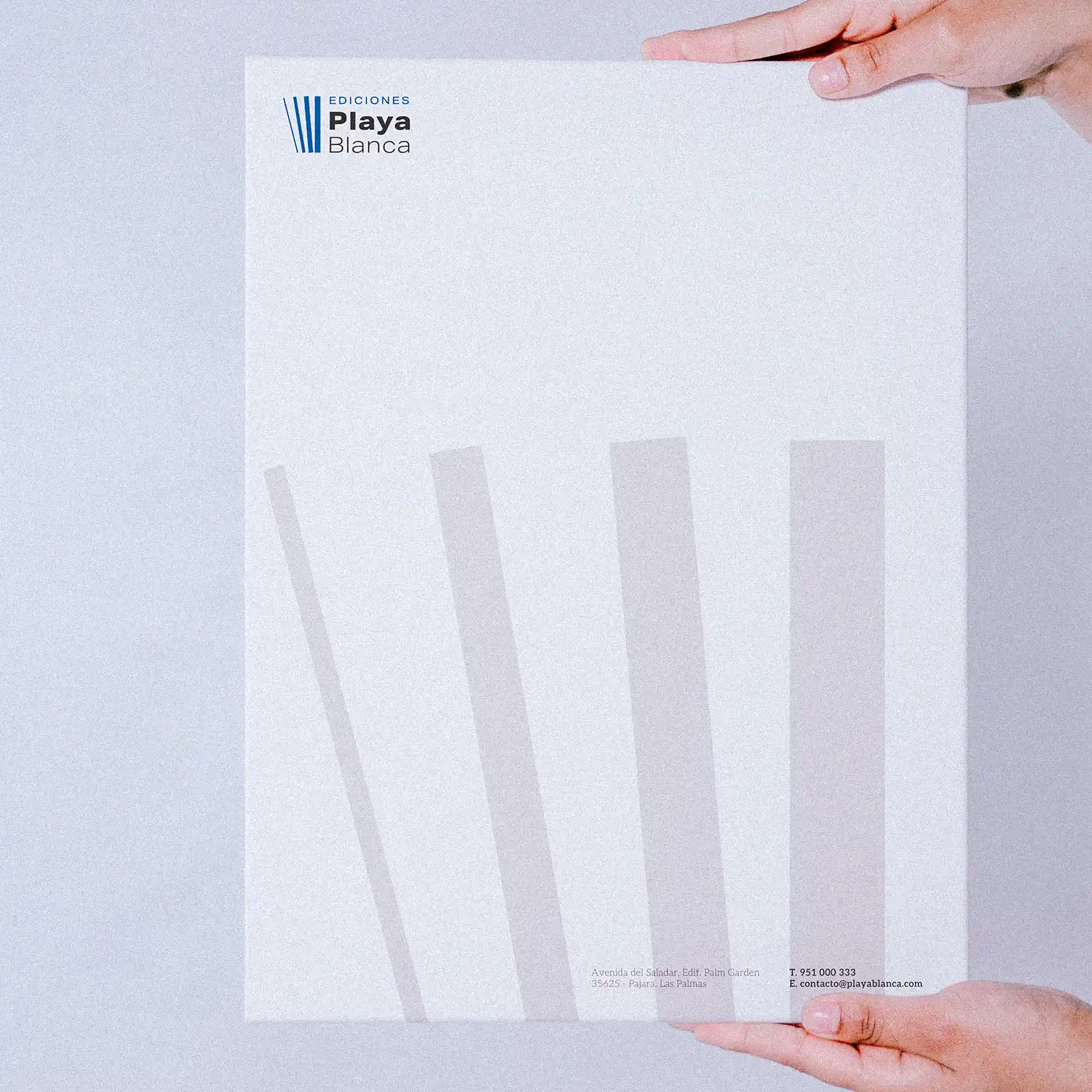 Diseño de hoja de carta corporativa con logotipo editorial, papelería Ediciones Playa Blanca